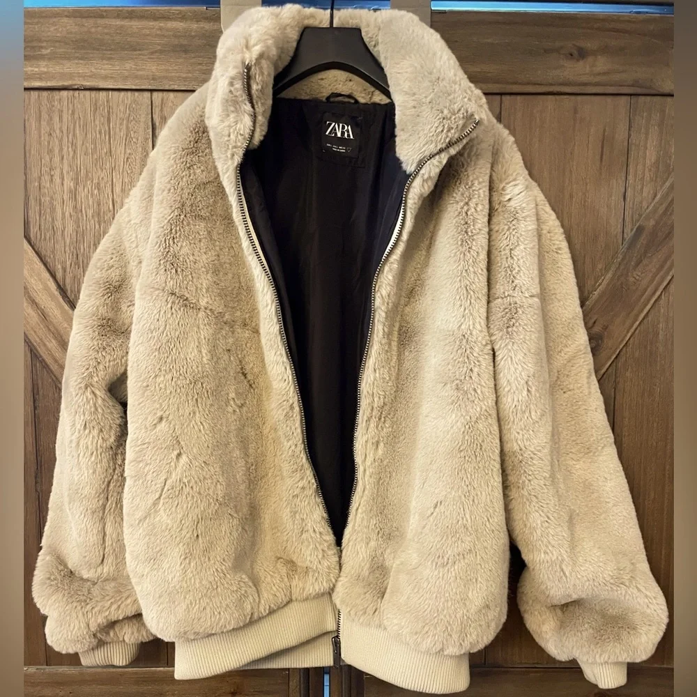 ZARA Jacket Men Popular CROPPED FLEECE JACKET zip up into this Soft and warm❤️ - Picture 2 of 8